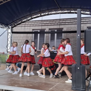 Wakacyjne występy Jarzębinek